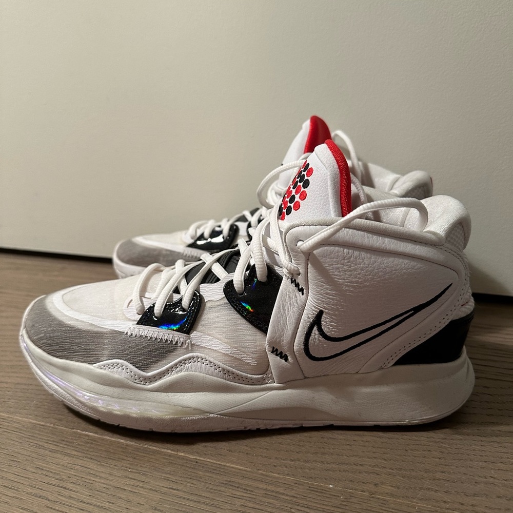 Nike Kyrie Infinity Women’s Basketball Shoes